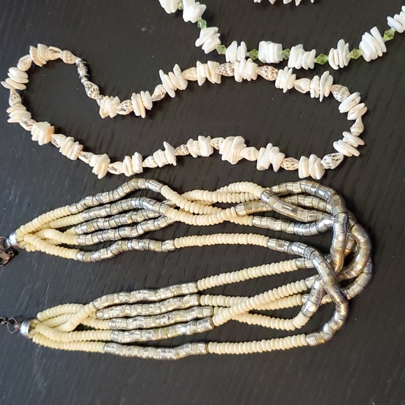 3 Shell Necklaces 1 Shell Bracelt - Picture 2 of 5